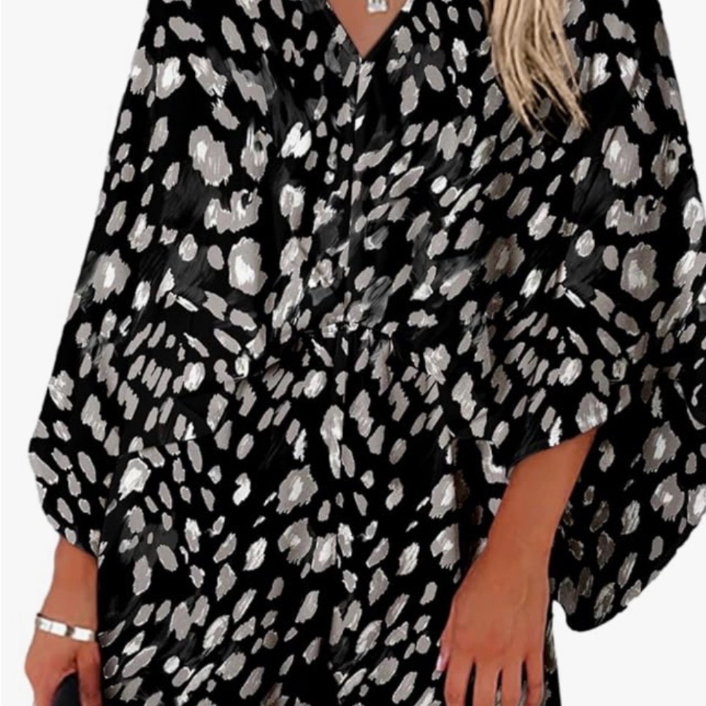 Dokotoo Black, white and gray, leopard Printed V-Neck Women’s Top